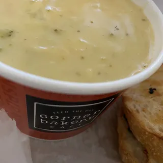 Cheddar Broccoli Soup (V)
