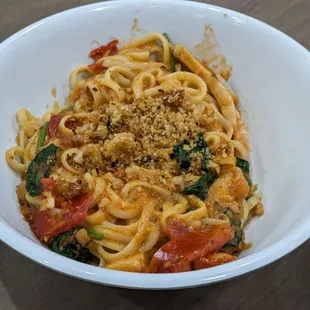 Chicken Rosa Pasta, but with linguine instead. Not as flavorful compared to other locations