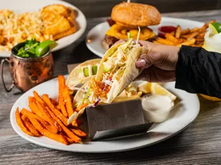 Foxiis Restaurant and Bar