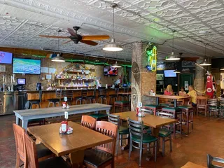 Green Kayak Grille & Pub