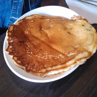 Their blueberry pancakes are twice the size of a grown man&apos;s hand and better than Cracker Barrel