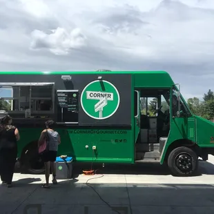 a green food truck