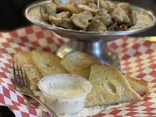 Loree's Little Shack On Greenback