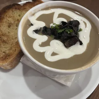 CHEF'S DAILY SOUP