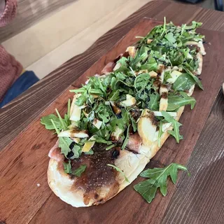APPLE PROSCIUTTO FLATBREAD