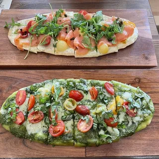 CAPRESE FLATBREAD