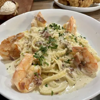 SHRIMP FETTUCCINE ALFREDO