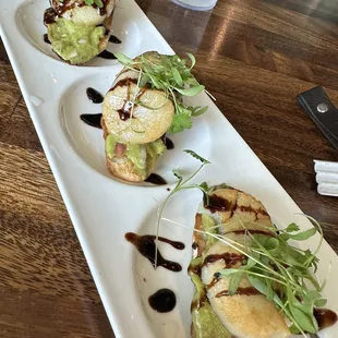 Scallop avocado crostinis - awesome flavors!