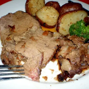 Prime Rib with Potatos &amp; broccoli