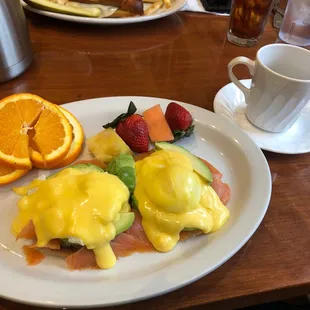 Smoked salmon Benedict