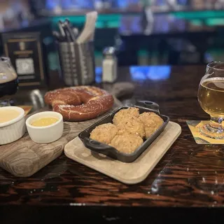Mac N' Cheese Bites