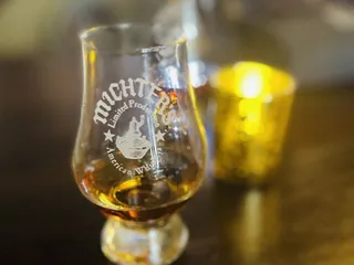Acme Bar & Company
