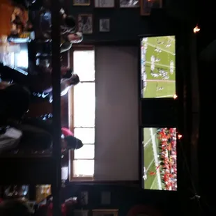 Great drink specials and TVs. Come here to watch the game!
