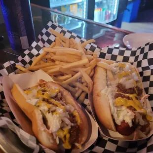 Two Dogz &amp; Fries