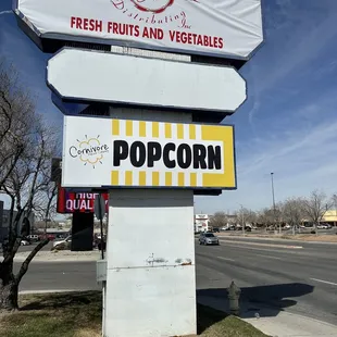 sign for fresh fruits and vegetables