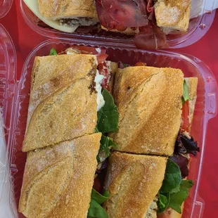 Sandwiches cut in halves