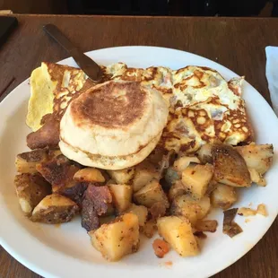 Omelet and English muffin