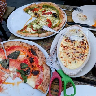 buffalo moz and pesto pizzas with the gnocchi in gorgonzola sauce. so good!