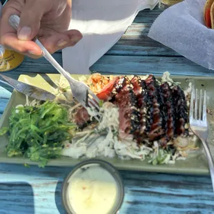 Sesame tuna