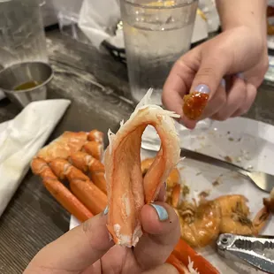 MEATY SNOW CRAB LEGS