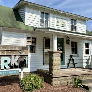 Corolla Village Market