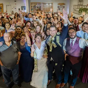 Oneida &amp; Jaime's group wedding photo