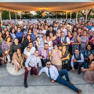 Gema &amp; Jerry's group wedding photo