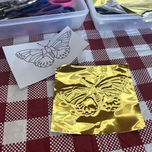 I made an ornament while I waited for the tour to begin. Fun!