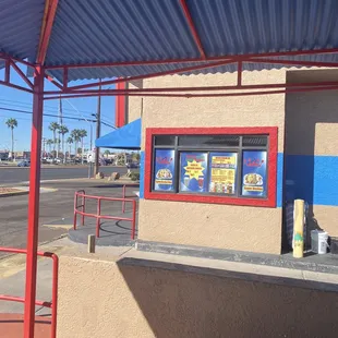 the outside of a restaurant