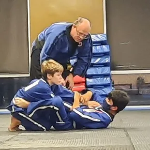 Ground fighting instruction