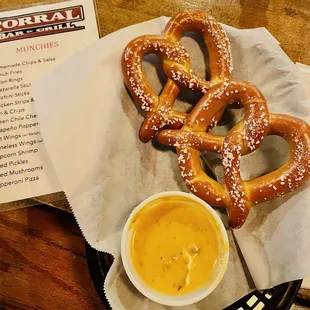 Pretzels &amp; queso!