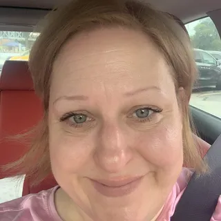 Lindsay D.