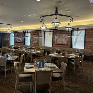 ramen and noodles, interior