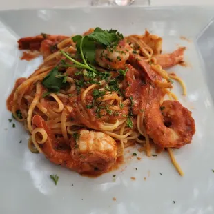 Linguini with Shrimp and red sauce