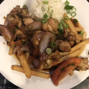 Pollo Saltado