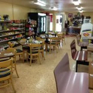 Front Dining for patrons who like to see who's walking in the front door!