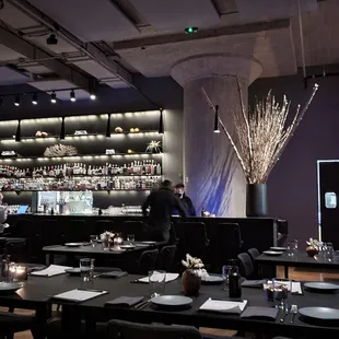 sushi and sashimi, interior