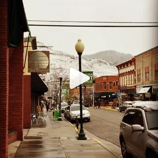 It's aaaaaaaaaa... beautiful day in the neighborhood!