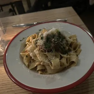 TAGLIATELLE AL RAGU DI TOCCO