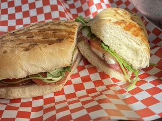 La Pergoletta Deli