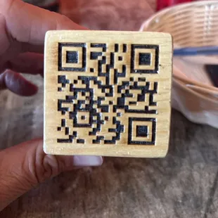 Cool online menu wooden cube!