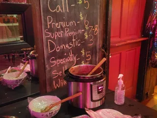 Verret's Bar and Lounge