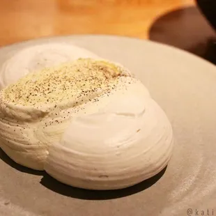 Cornhusk meringue