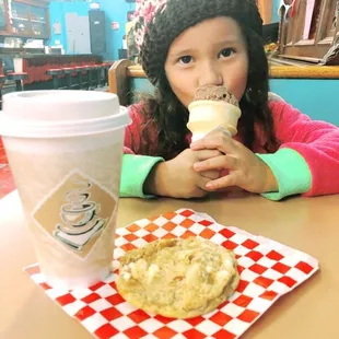 Mmmmm, chocolate ice cream!  I had the chocolate macadamian nut latte and their salted caramel cookie...de*li*cious!