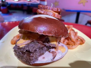 Circus McGurkus Cafe Stoo-pendous