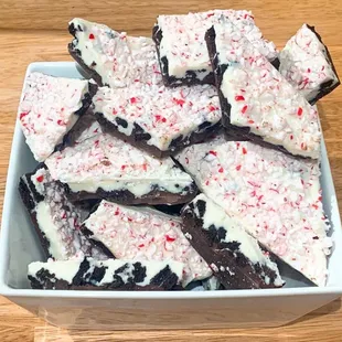 Oreo Bark w/ Crushed Candy Cane