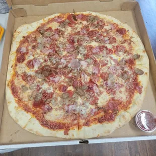 24&quot; meatlovers with Xtra cheese