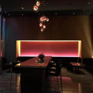 Great vibe!  Great hotel bar.  Worth a visit.