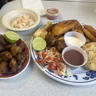 Excelente la comida y el servicio!!