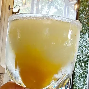 Frozen mango margarita